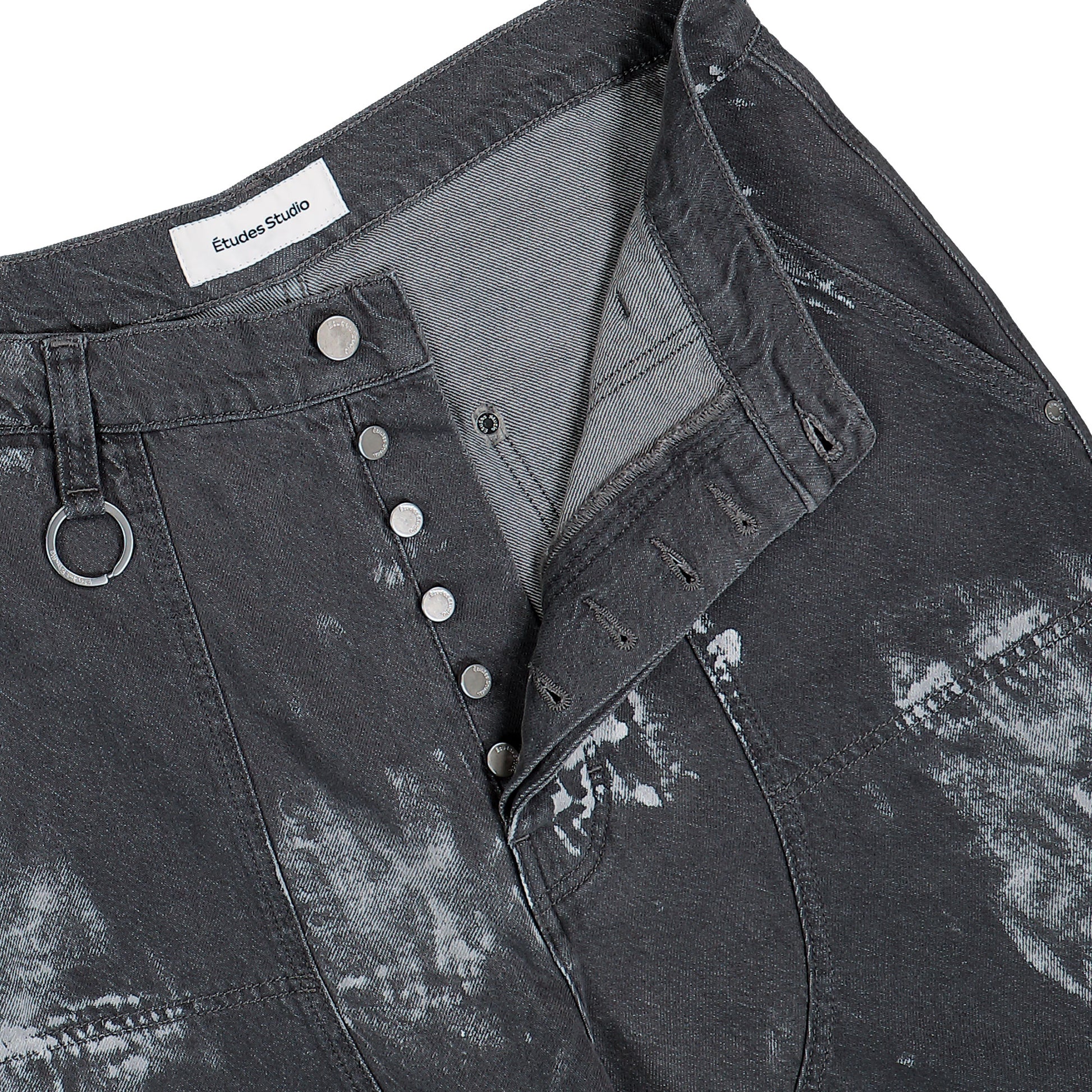 Études Studio Loose Jeans Shorts Paint Grey Detail view 5 | Gate