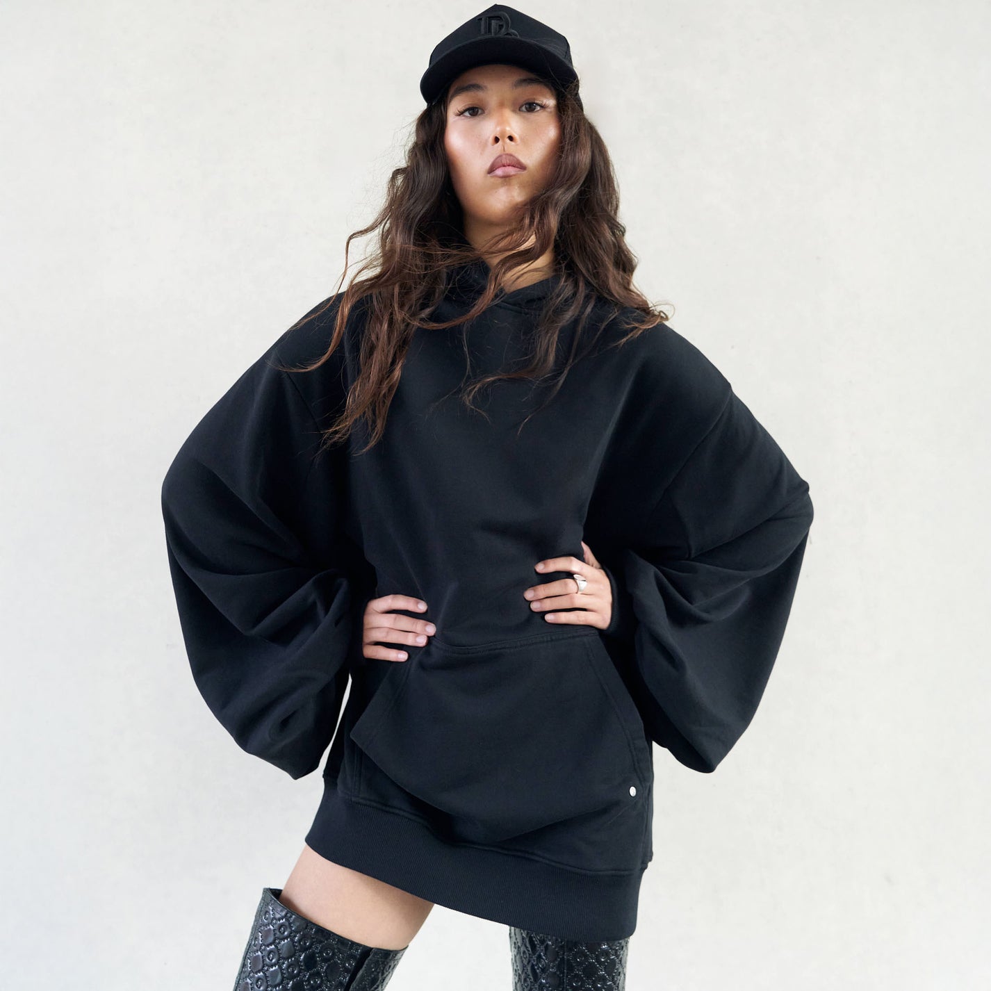 WARM, STYLISCH UND SCHWARZ