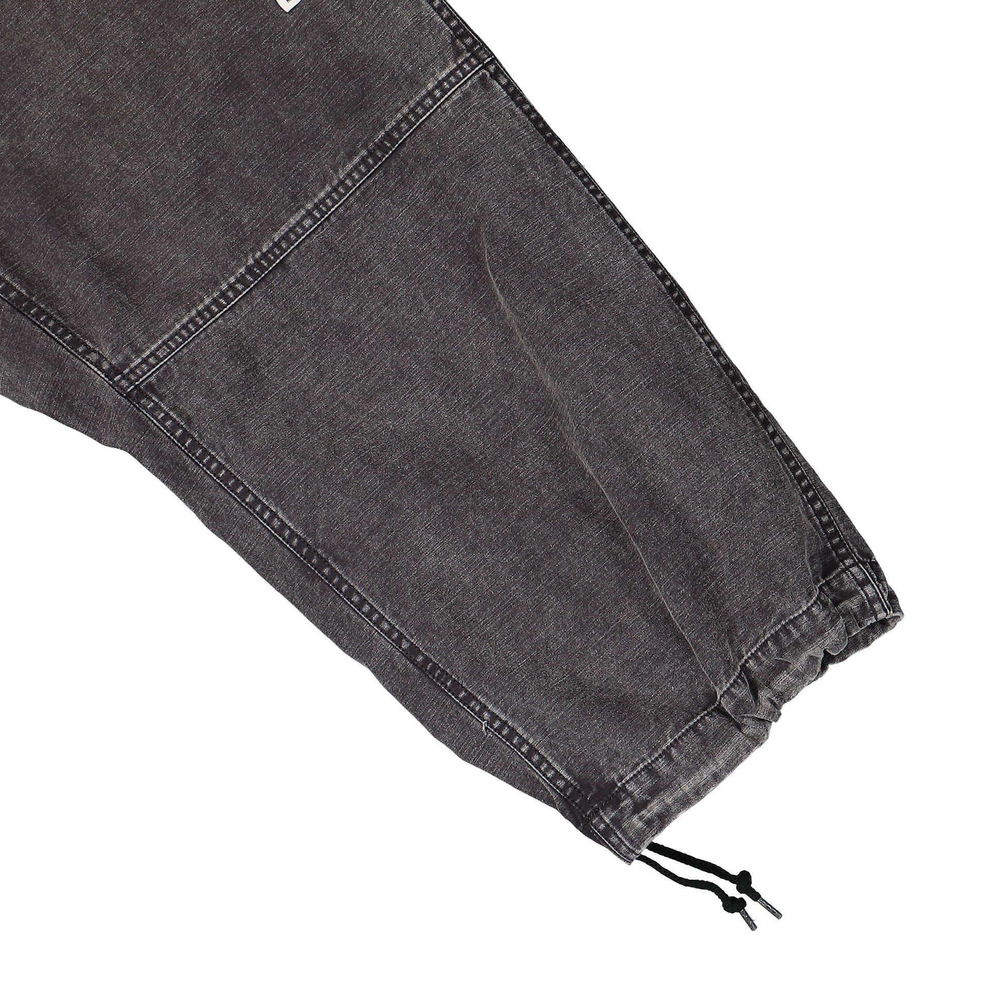 Maison Mihara Yasuhiro Cotton Satin Cargo Trousers Black Detail view 7 | Gate