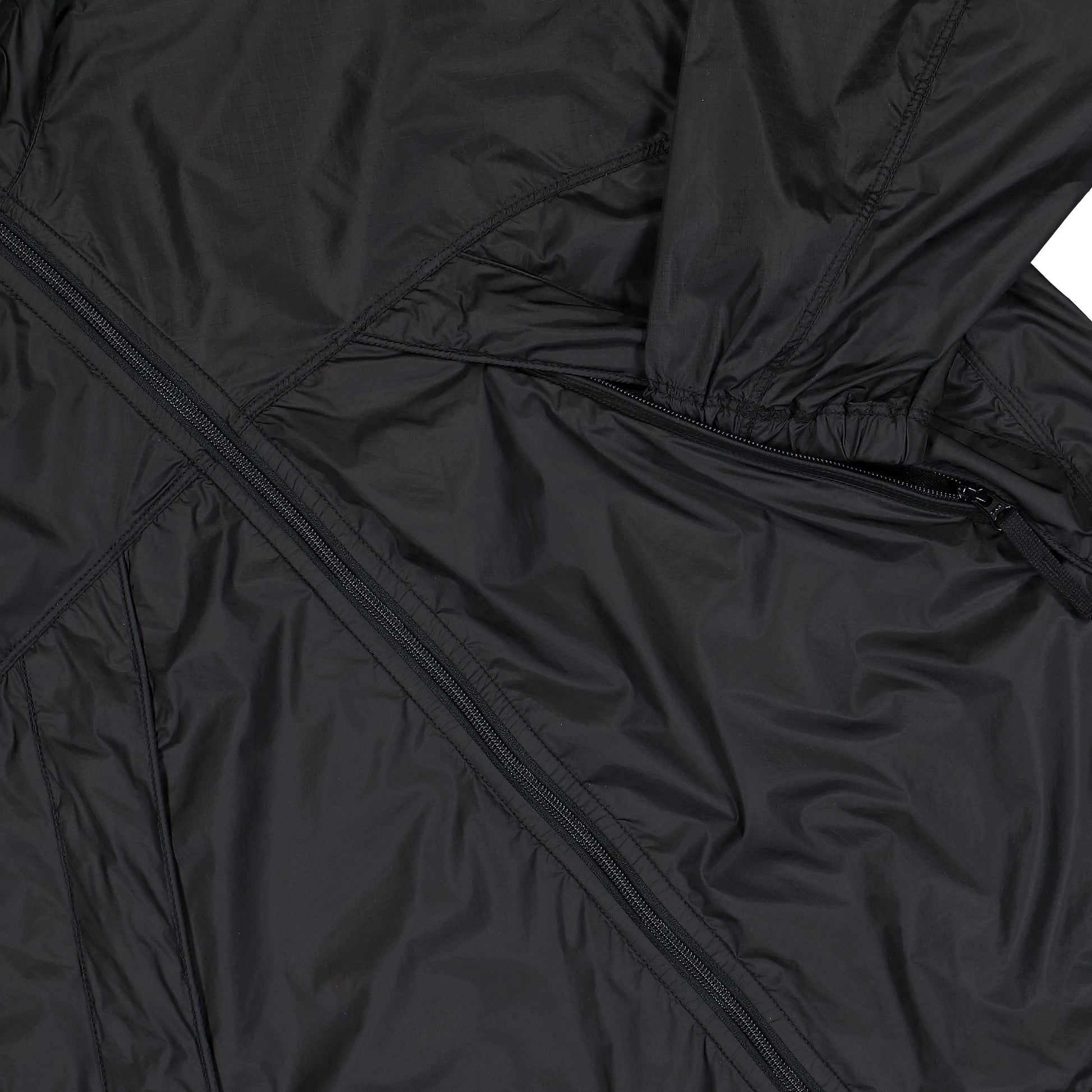 Stone Island Light Jacket With Anti-Drop And Concealed Hood Lead Grey Windbreaker K2S15Q100007-S0163-V0062 Detail View 4 | GATE