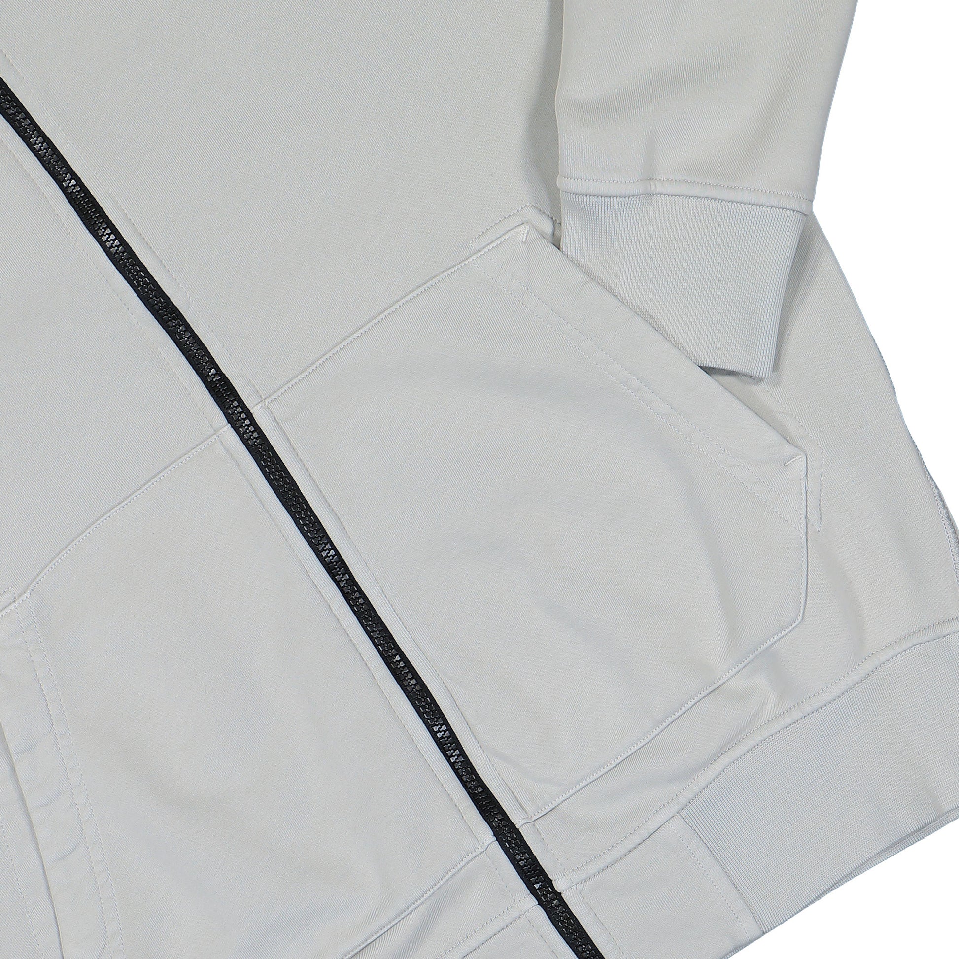 Stone Island Organic Cotton Fleece Zip Up Cardigan Pearl Grey Tracksuit Tops L1S156100063-S0051 V0061 Detail View 4 | GATE
