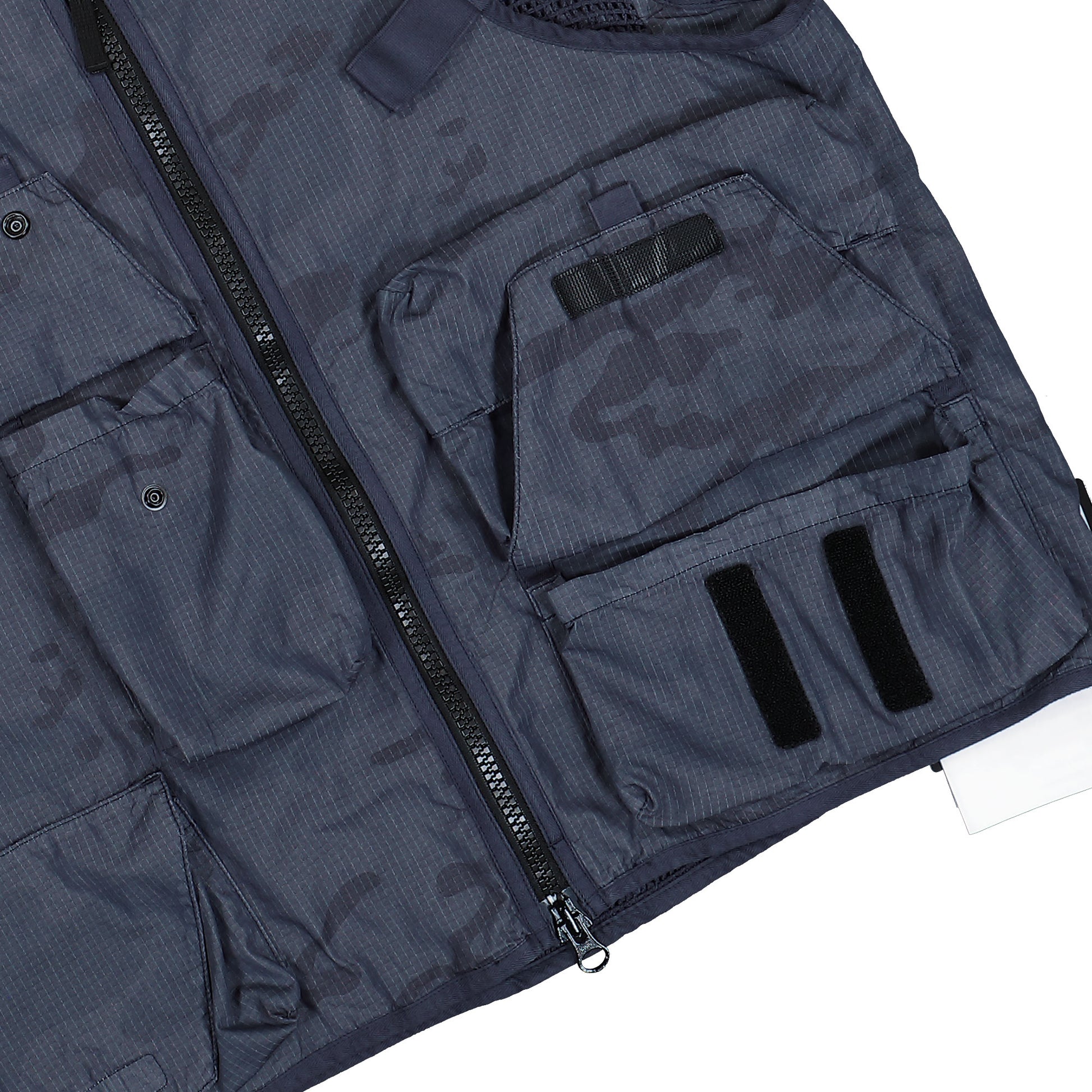 Stone Island Faded Camo Light Ripstop-TC Vest Blue Grey Vest L1S15G100006-S00E9 V002D Detail View 4 | GATE
