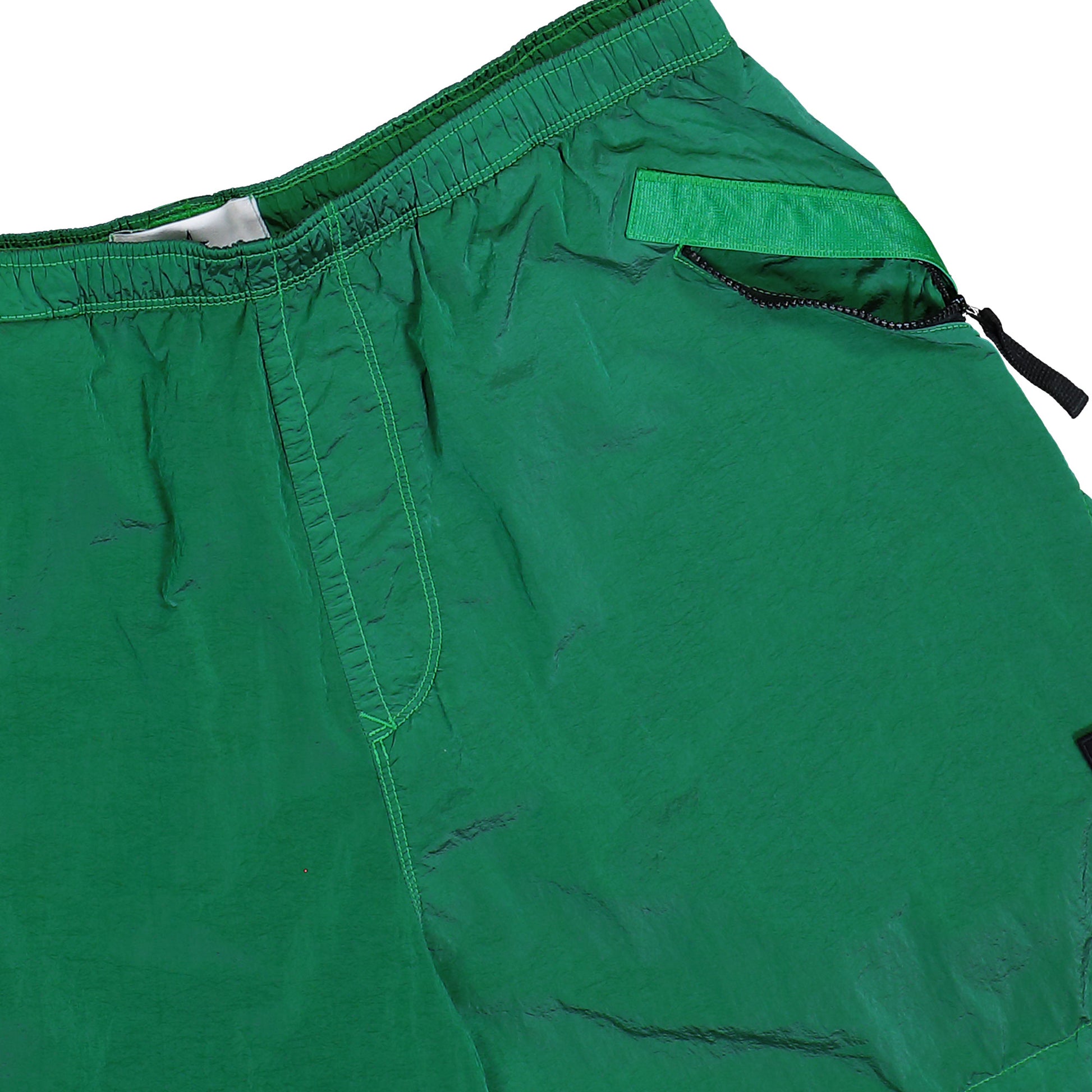 Stone Island Nylon Metal In Econyl Bermuda Shorts Malachite Shorts L1S15L100008-S0019 V005H Detail View 4 | GATE
