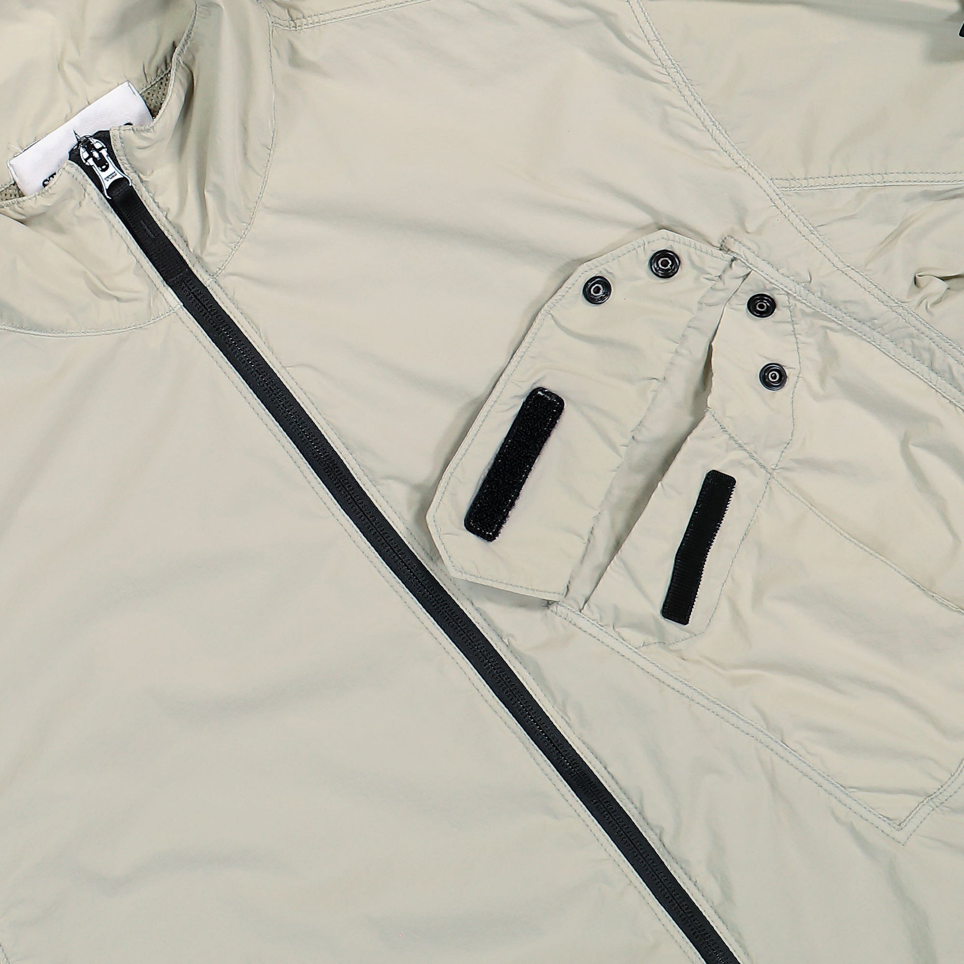 Stone Island Comfort-Fit Zip-Up Overshirt With Chest Pocket Sand Jackets L2S151200015-S0474 V0095 Detail View 4 | GATE