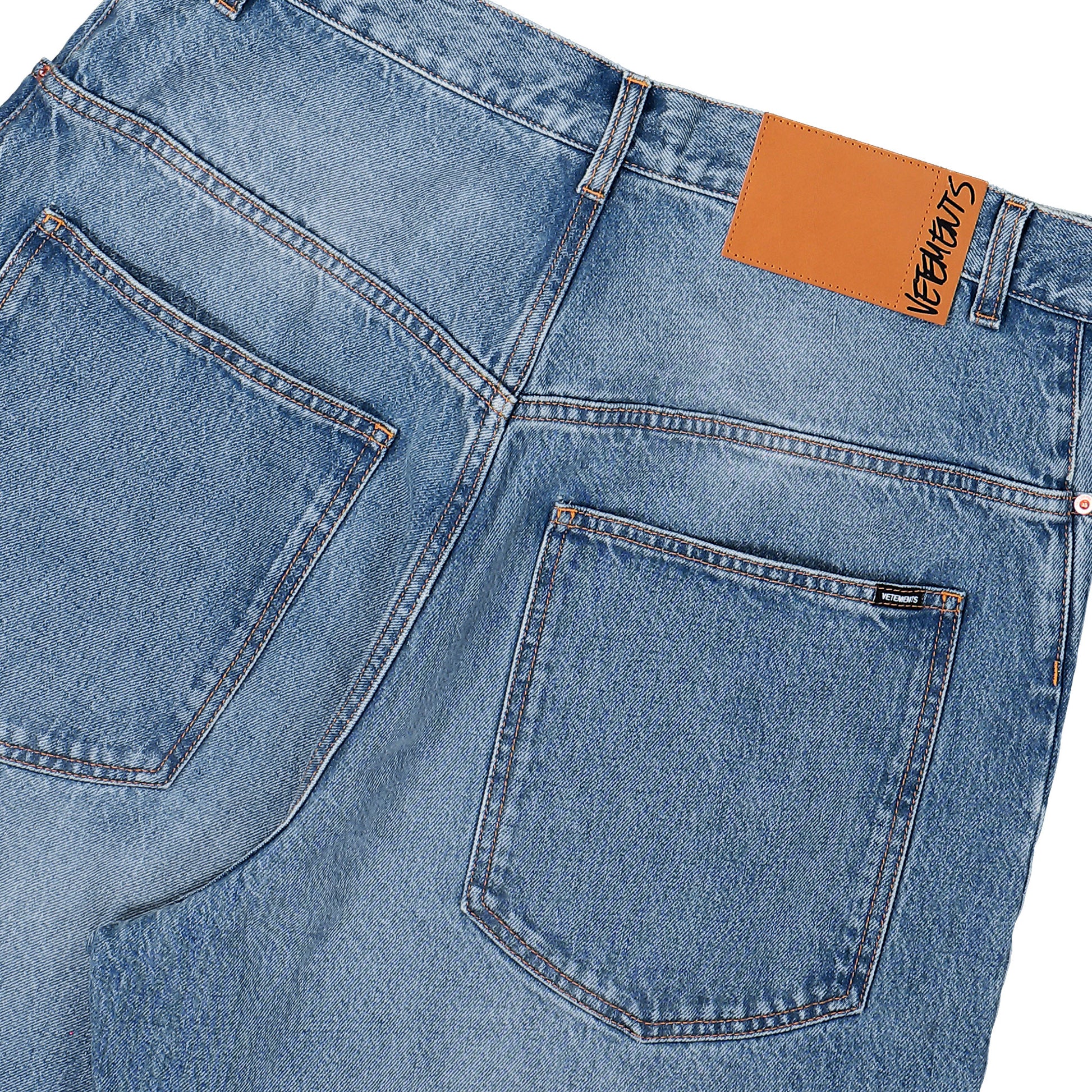 VETEMENTS Made In Europe Jeans Blue Denim ME76DP087NE Detail View 5 | GATE
