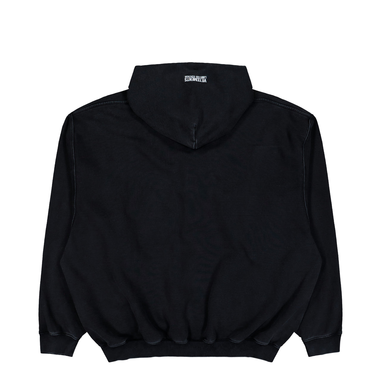 VETEMENTS Iconic Logo Hoodie Black Hoodies ME76HD137B Detail View 1 | GATE