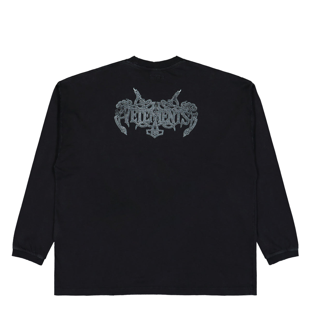 VETEMENTS Antihate Longsleeve Washed Black Longsleeves MH27LS202B Detail View 2 | GATE