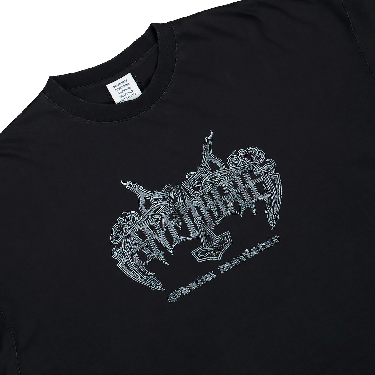VETEMENTS Antihate Longsleeve Washed Black Longsleeves MH27LS202B Detail View 3 | GATE