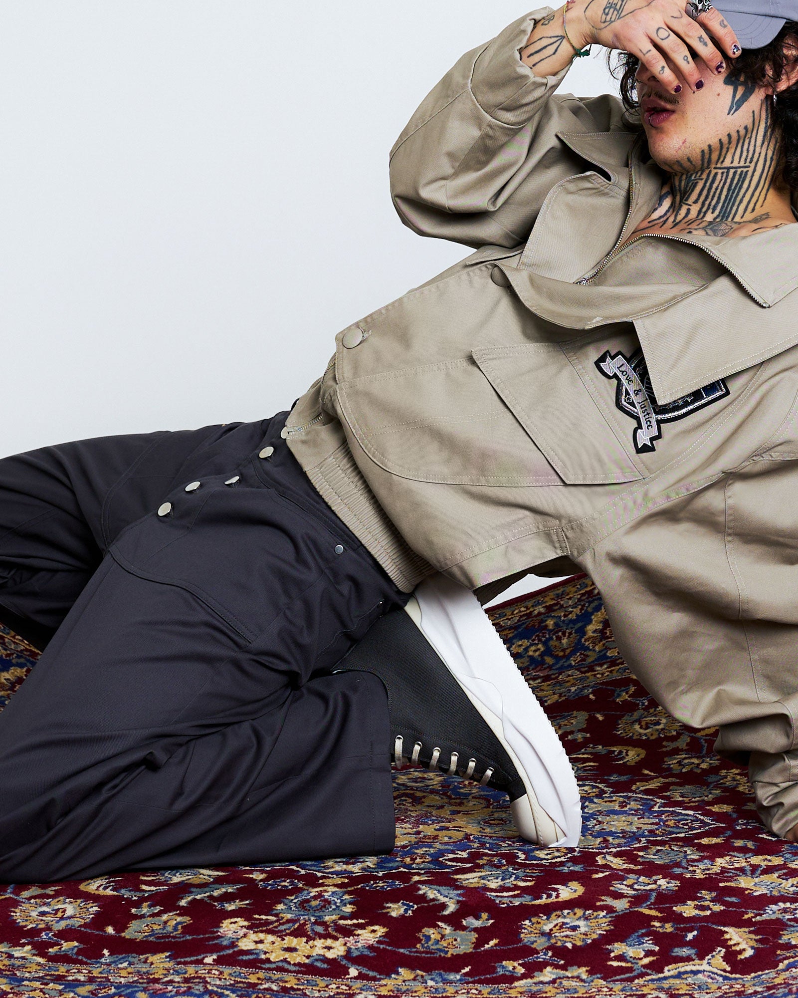 Rick Owens Abstract Low Sneaks Grey Sneaker Detail view 2 | Gate
