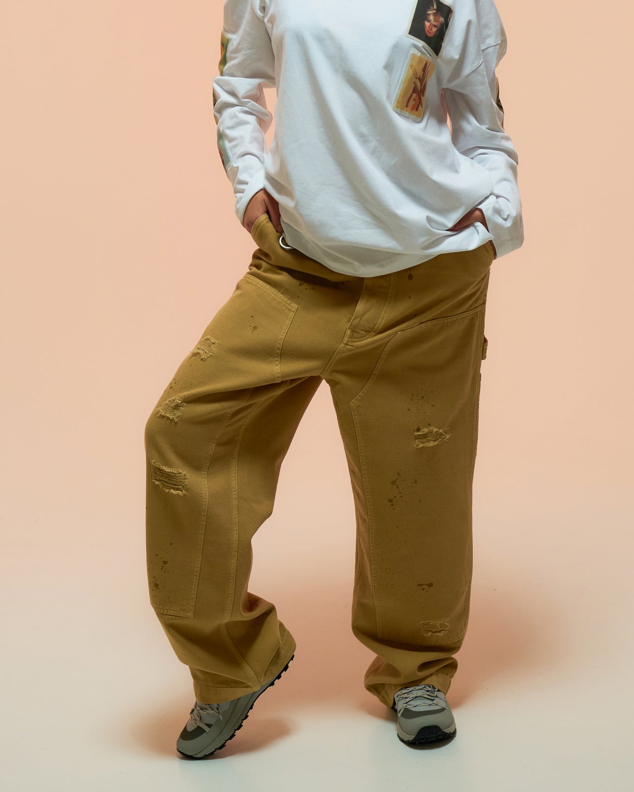 Études Studio Loose Carpenter Pants Brown Detail view 1 | Gate