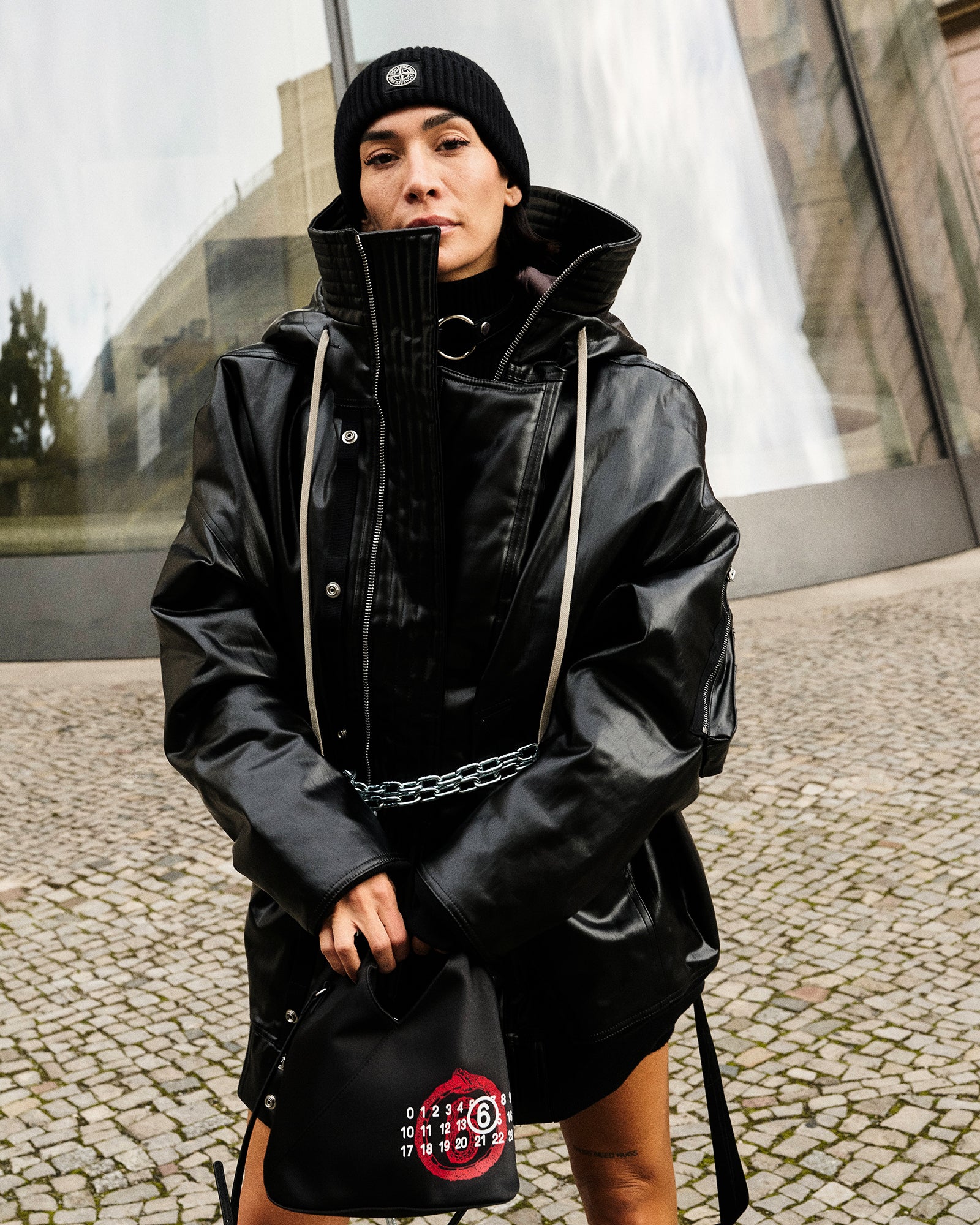 MM6 Maison Margiela Handbag  Black Hand Bags SB6WD0026 P7364 T8013 On Model Front View | GATE
