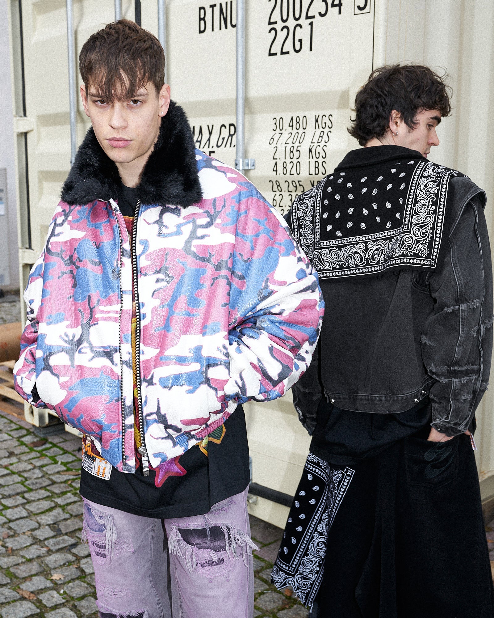 PDF Piuma Jacket Camu Jackets DFM09035TJ106NWASH On Model Front View | GATE
