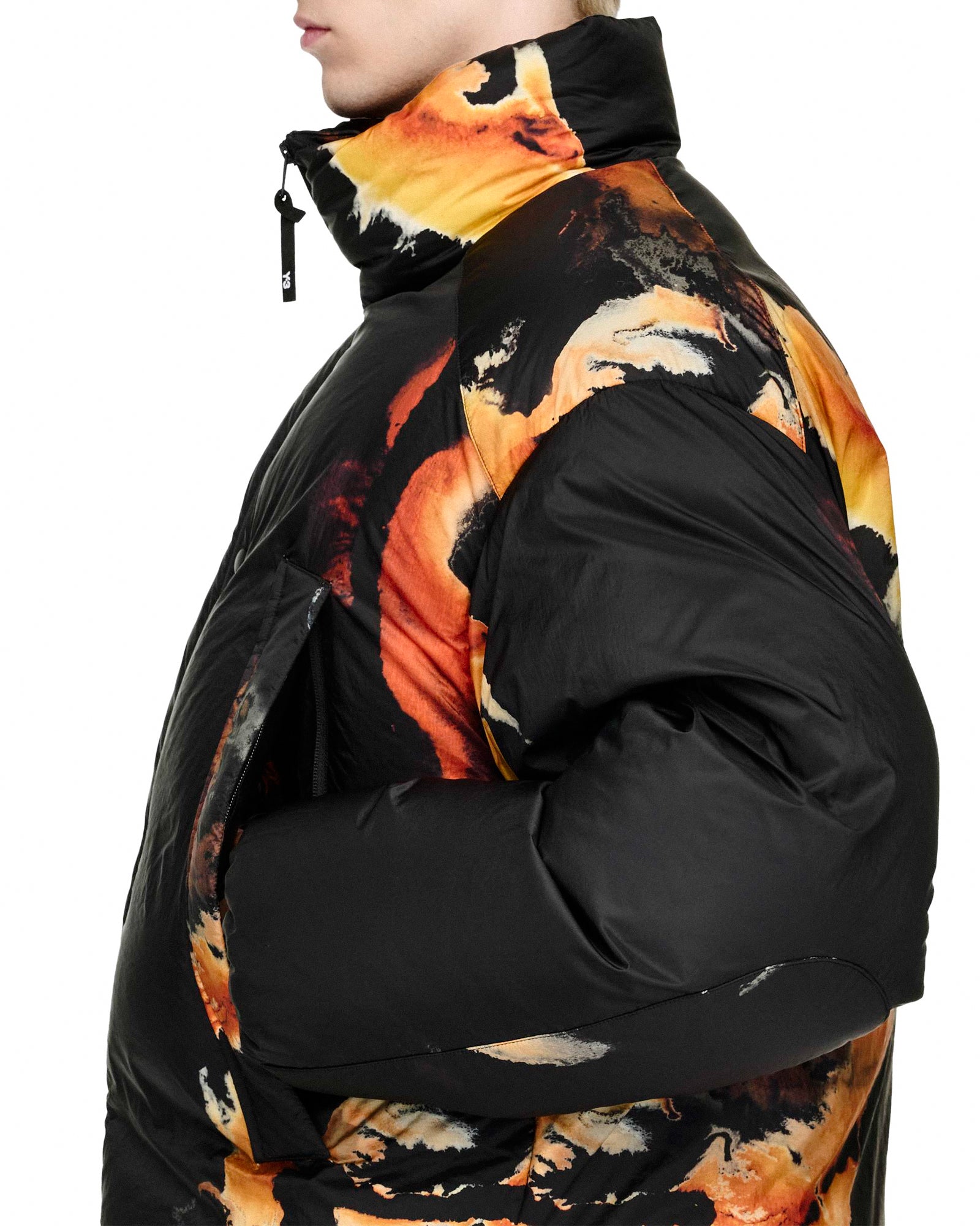 Y-3 M AOP Puffer Jacket Black Puffer Jacket KA2364 Model Detail 1 | GATE