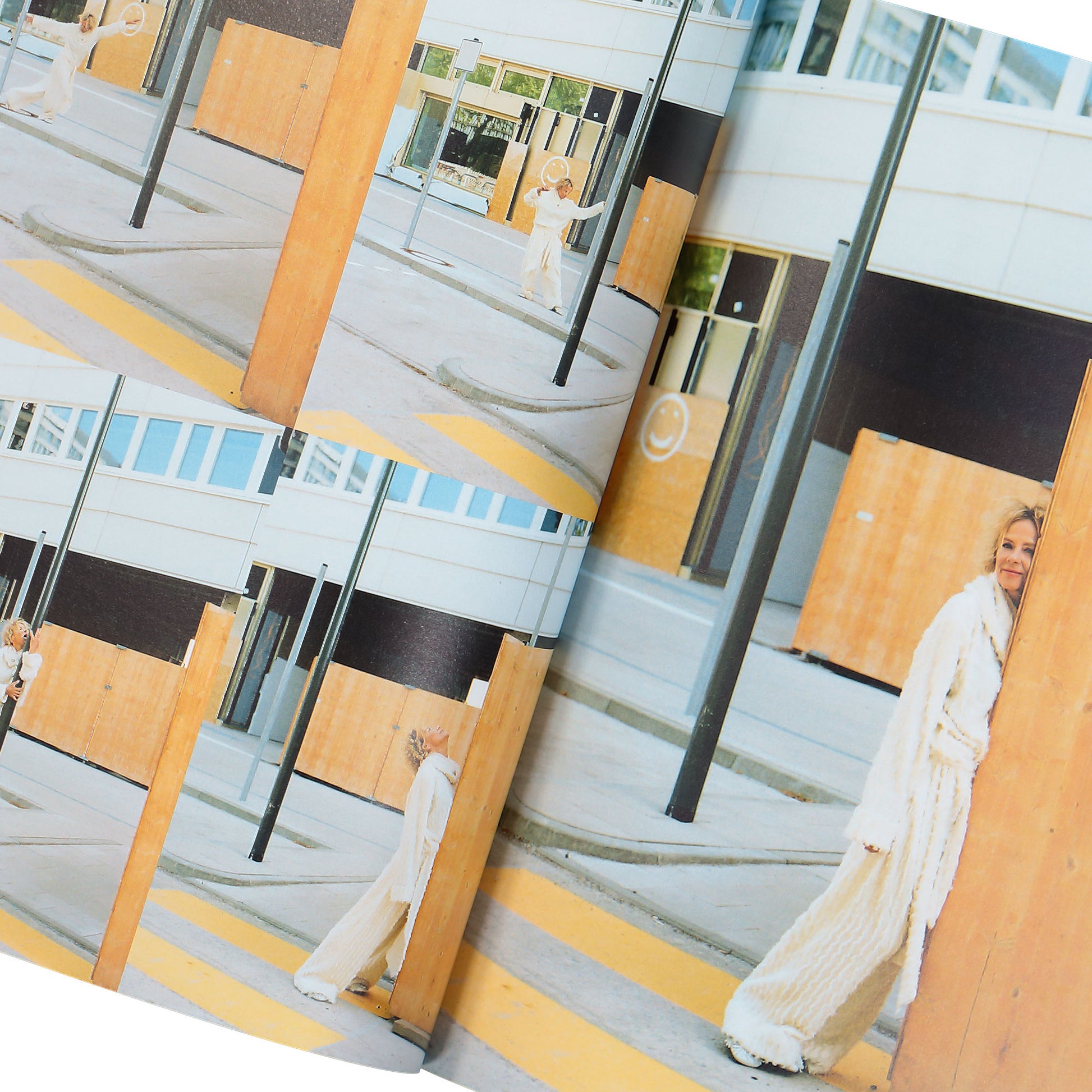 SLEEK Magazine Issue 85 Multicolor Detail View 6 | Gate
