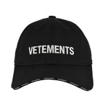 VETEMENTS Iconic Logo Cap Black Caps UE54CA180B Detail View 4 | GATE