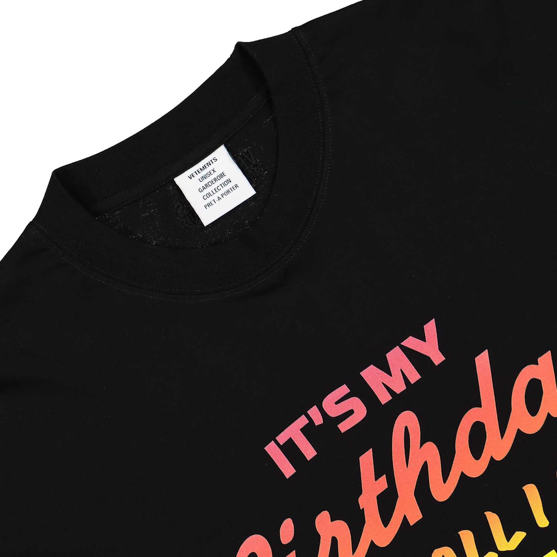 VETEMENTS Overpriced Birthday T-Shirt Black Detail view 3 | Gate