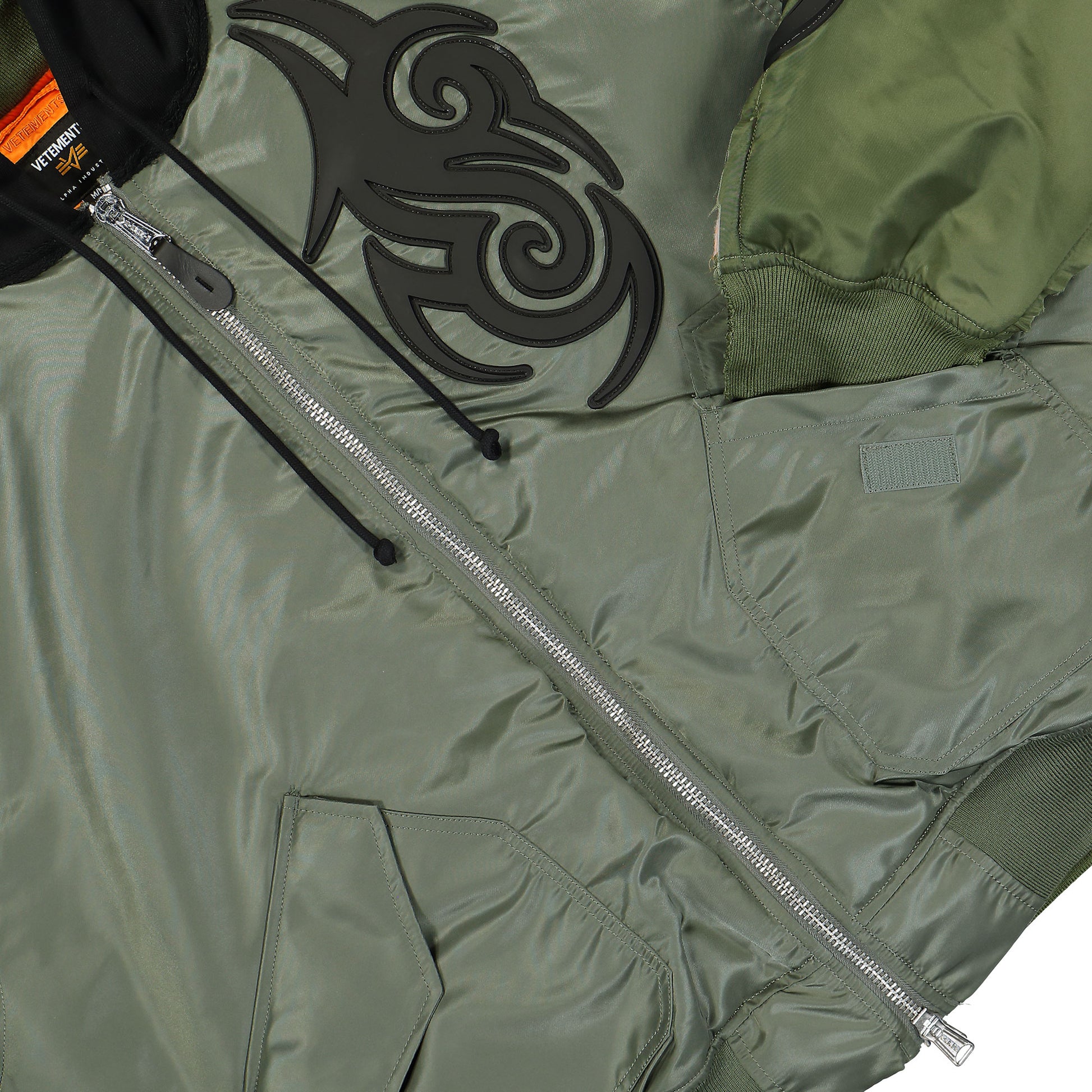 Alpha Industries x VETEMENTS Tribal Reworked Bomber Jacket Green / Black Jackets UH76BO890GG Detail View 4 | GATE
