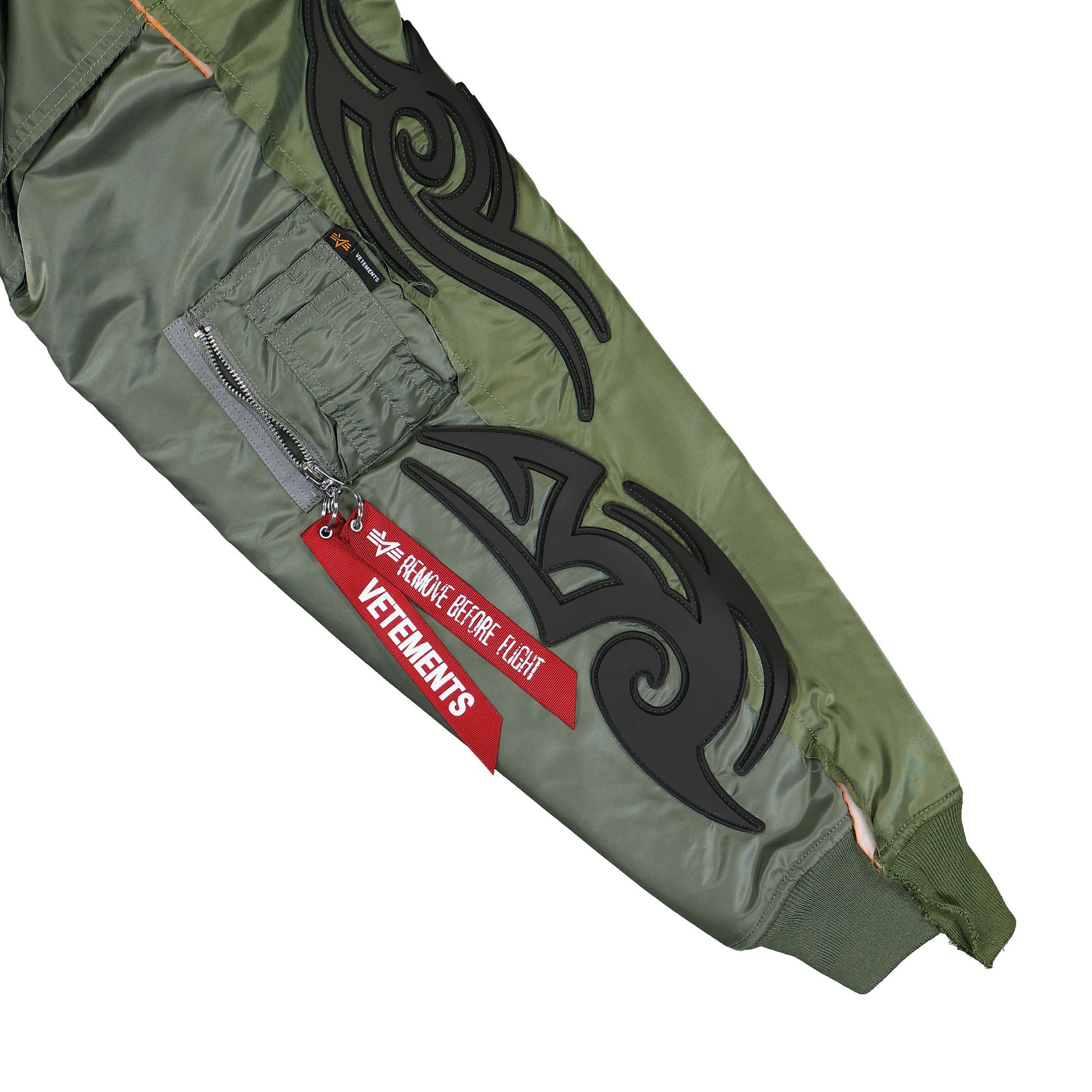 Alpha Industries x VETEMENTS Tribal Reworked Bomber Jacket Green / Black Jackets UH76BO890GG Detail View 5 | GATE