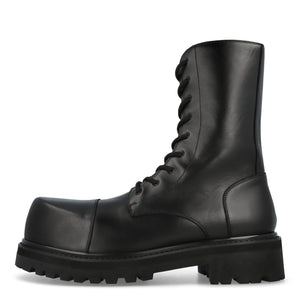 VETEMENTS Stomp Combat Boot Black Boots UH76BT800B Detail View 1 | GATE
