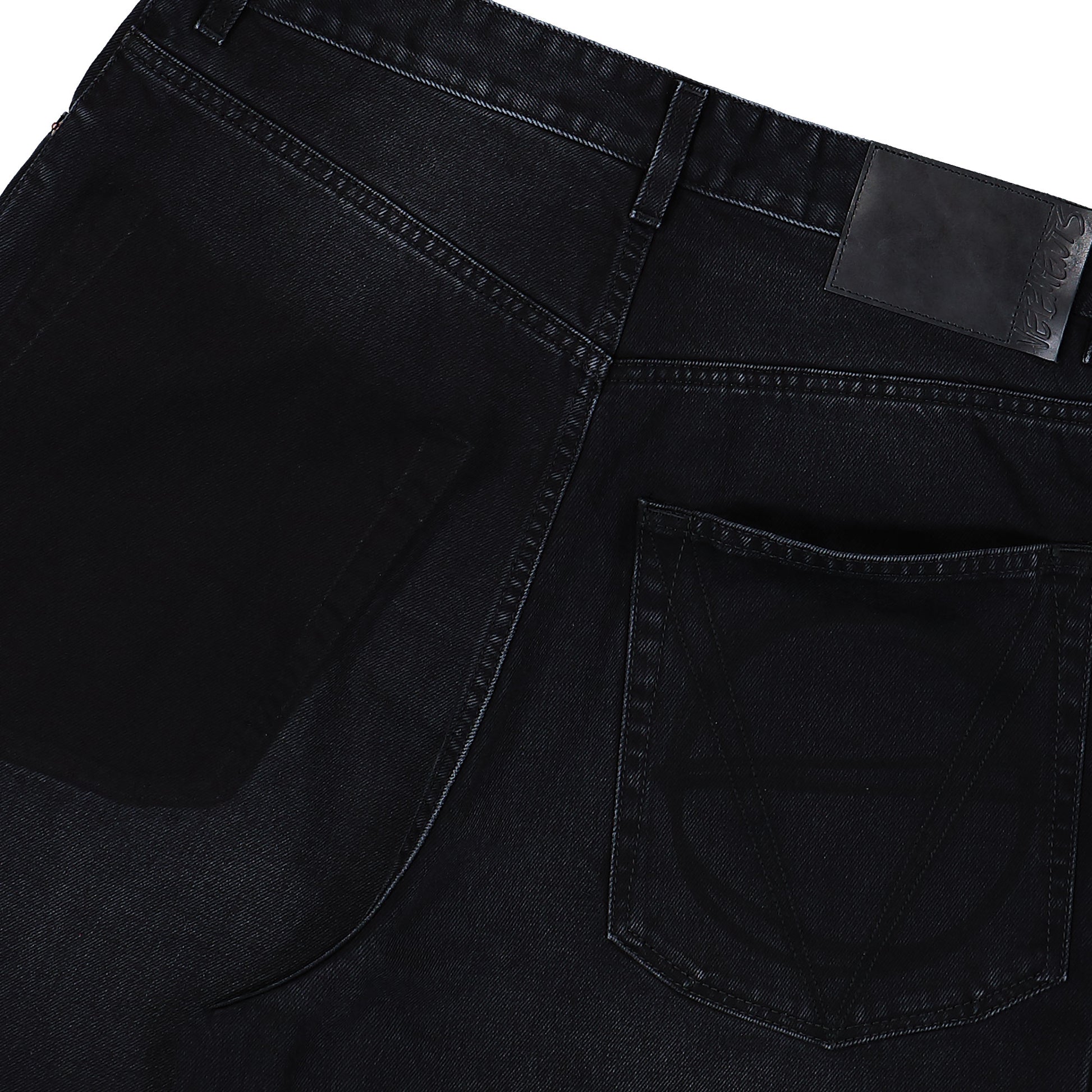 VETEMENTS Painted Anarchy Reworked Jeans Vintage Black Denim UH76DP110B2 Detail View 5 | GATE
