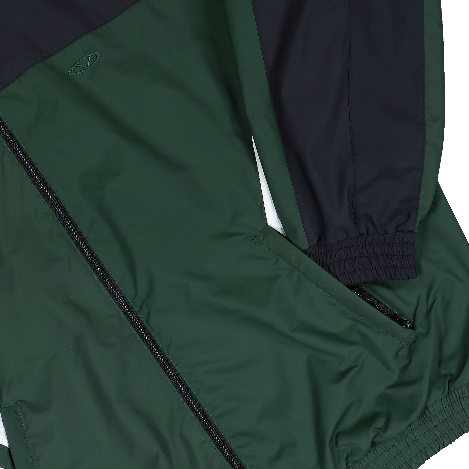 VETEMENTS Iconic Tracksuit Jacket Green / Black Tracksuit Tops UH76GJ500E Detail View 4 | GATE
