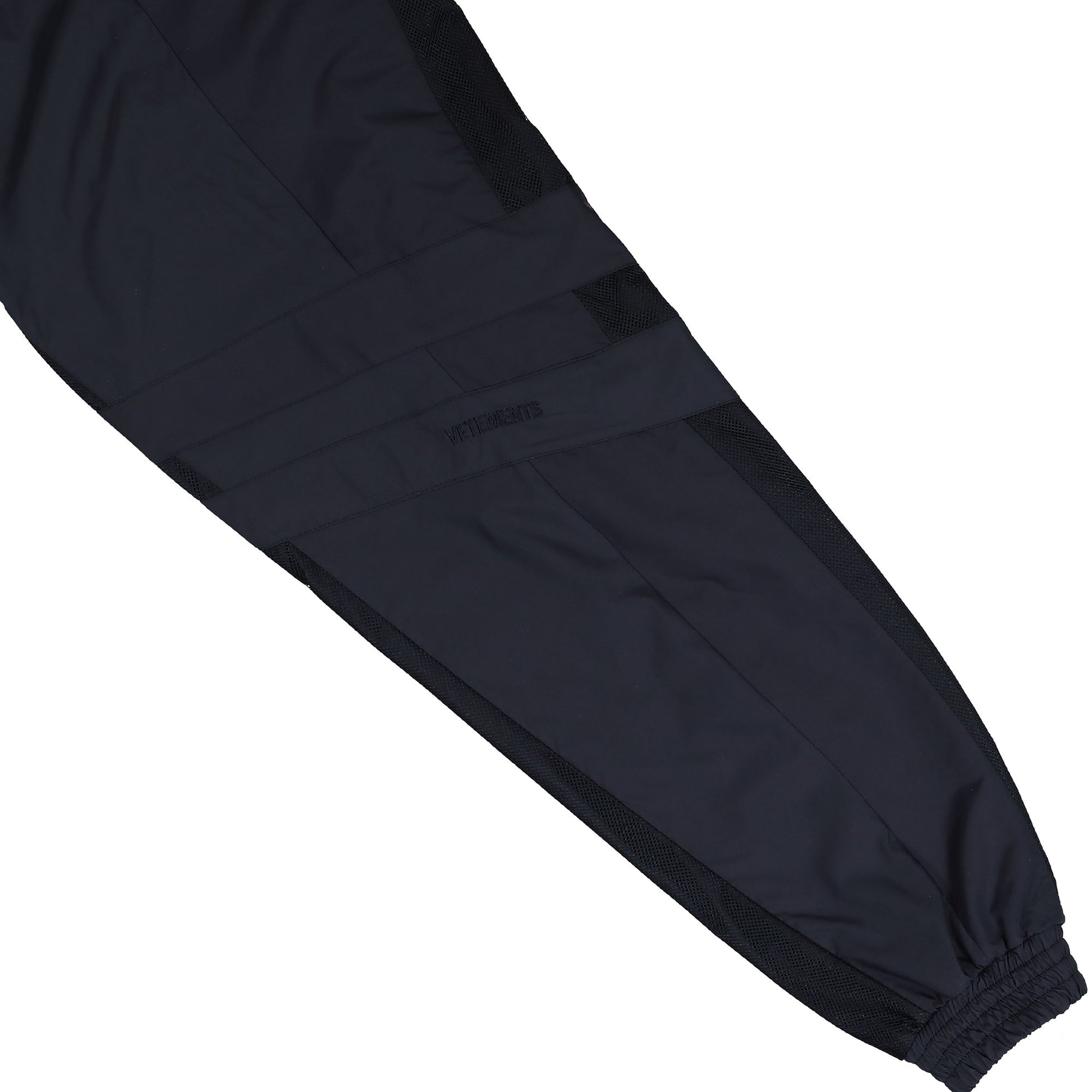 VETEMENTS 50/50 Mesh Pannel Tracksuit Jacket Black Tracksuit Tops UH76GJ700B Detail View 5 | GATE
