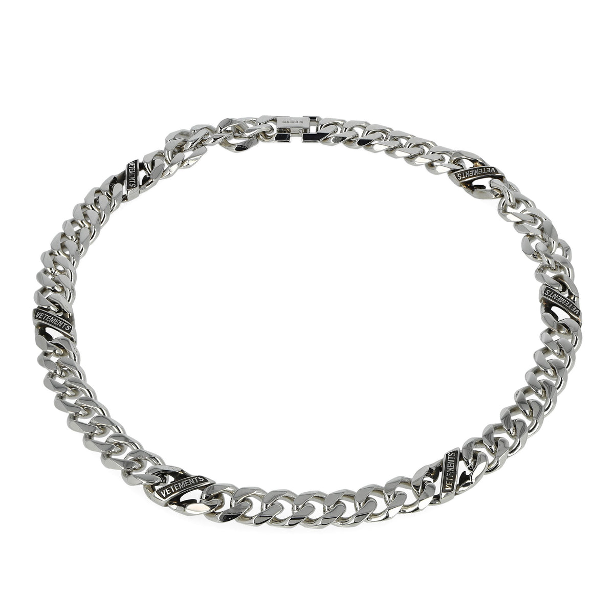 VETEMENTS Logo Chain Necklace Silver Necklaces UH76NE850S Detail View 1 | GATE
