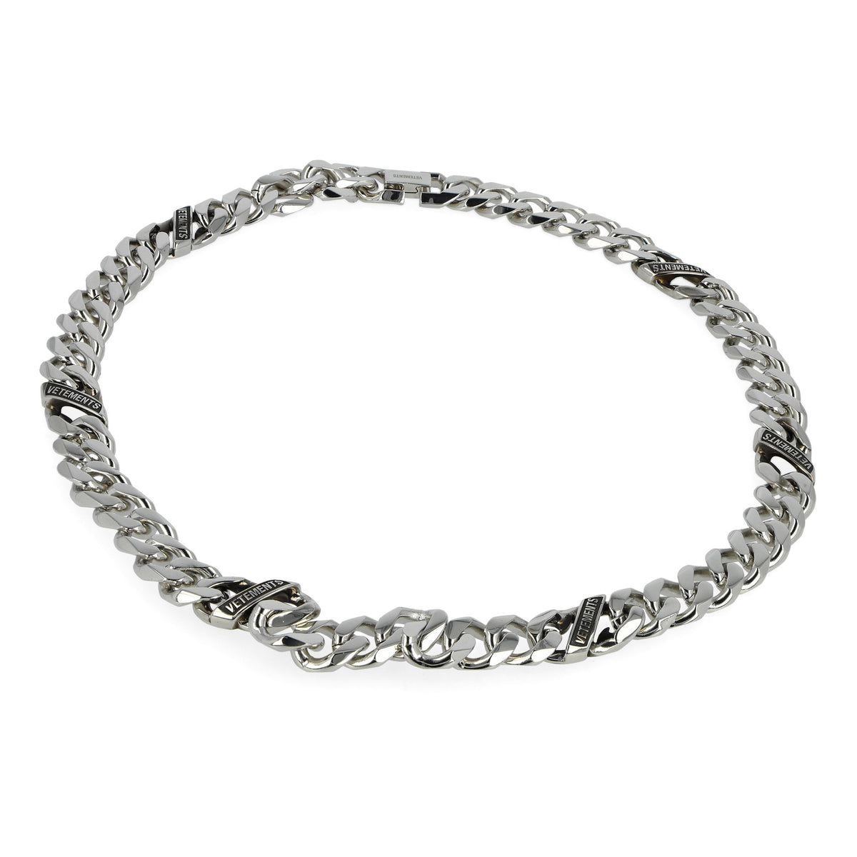 VETEMENTS Logo Chain Necklace Silver Necklaces UH76NE850S Detail View 3 | GATE
