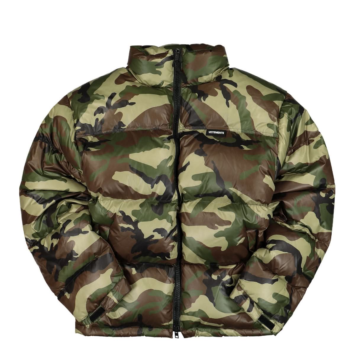 VETEMENTS Logo Camo Puffer Jacket Camouflage Detail view 1 | Gate
