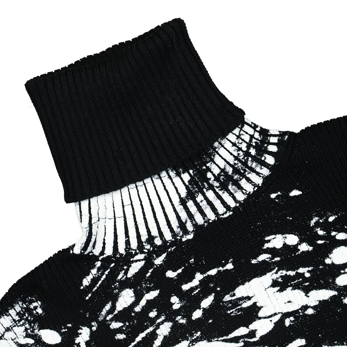 VETEMENTS White Paint Destroyed Knitted Turtleneck Black,White Detail view 3 | Gate